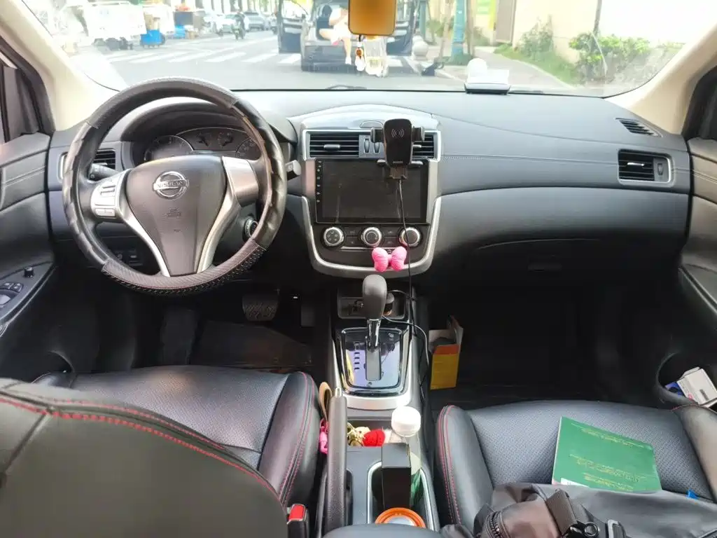 Nissan Tiida — миниатюра 5