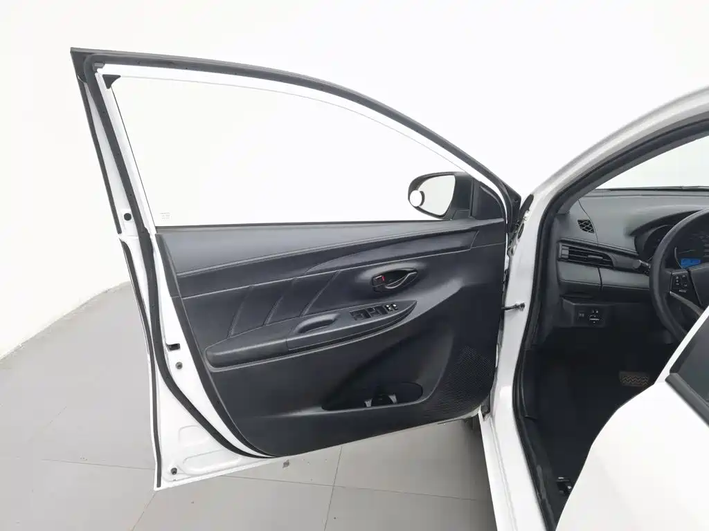 Toyota Vios — миниатюра 8