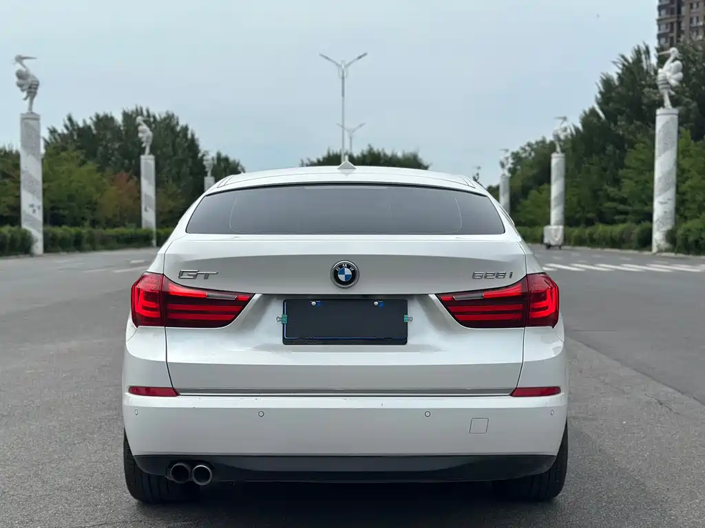 BMW 5 Series GT 5 GT 2014 528i Luxury