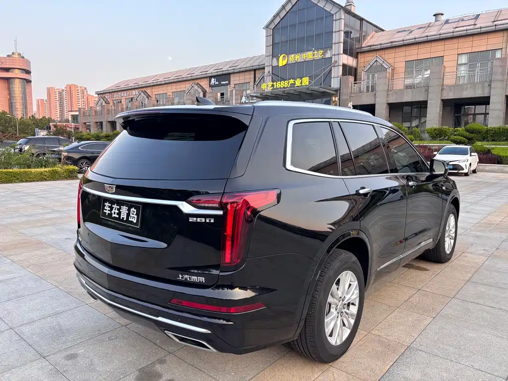Cadillac XT6 2021 28T мест