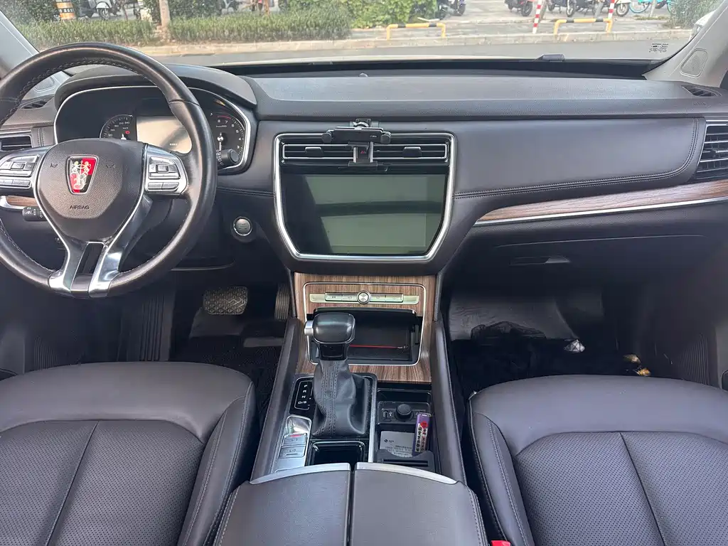 Roewe RX8 — миниатюра 12