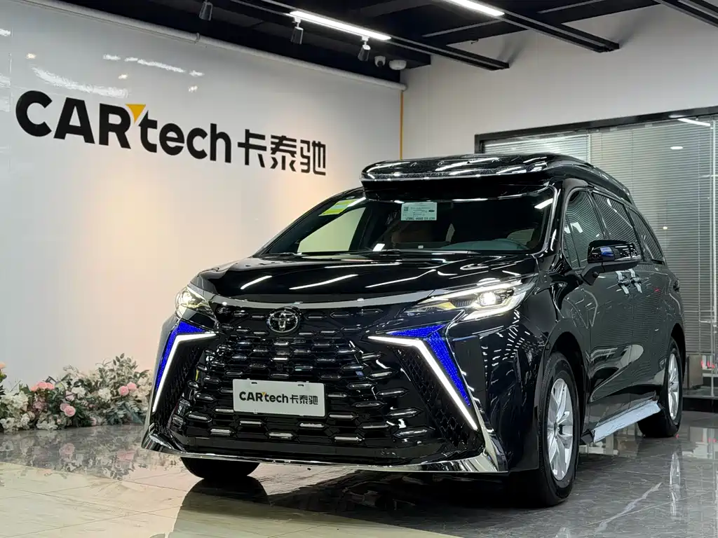 Toyota Granvia 0