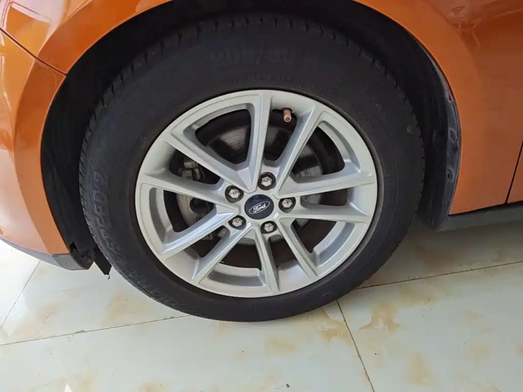 Ford Focus — миниатюра 23