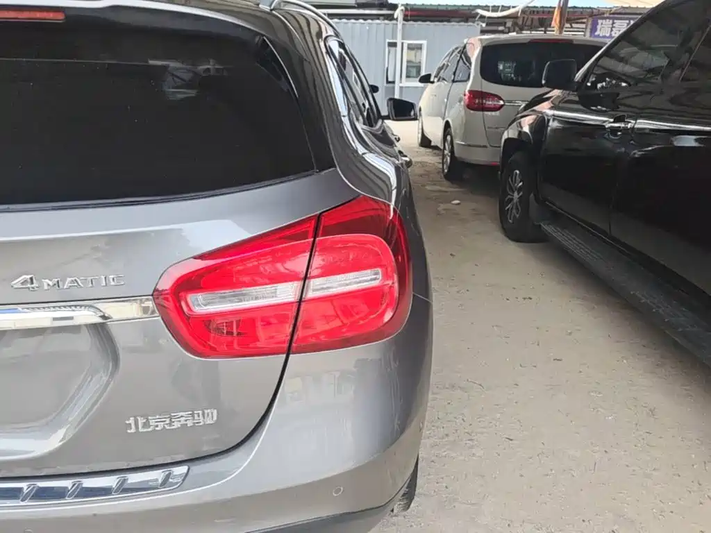Mercedes-Benz GLA — миниатюра 8
