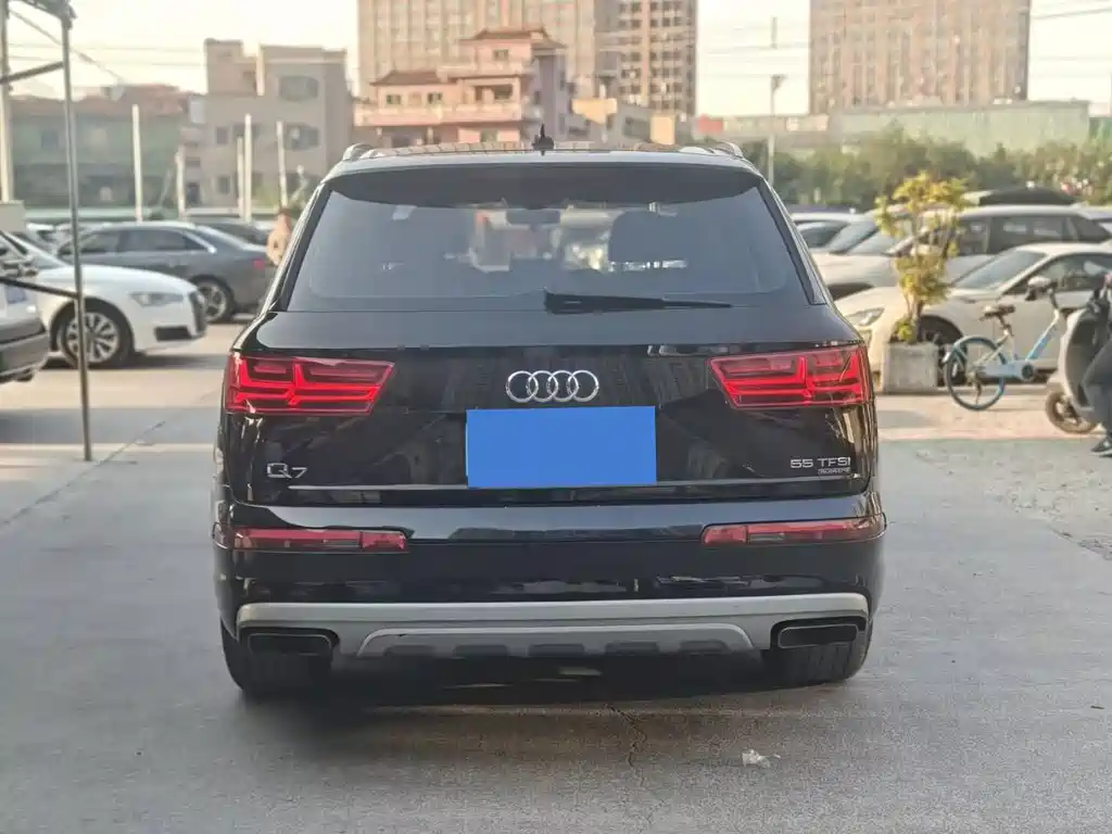 Audi Q7 — миниатюра 8