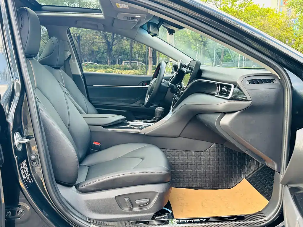 Toyota Camry — миниатюра 16