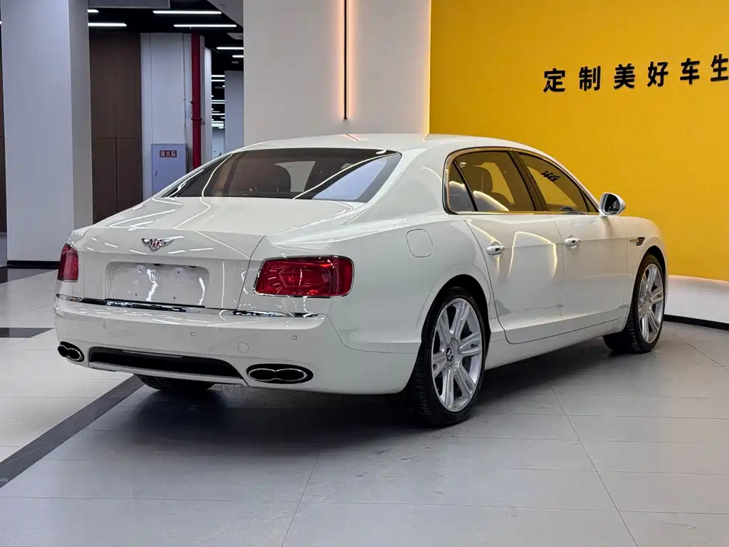 Bentley Flying Spur — миниатюра 5