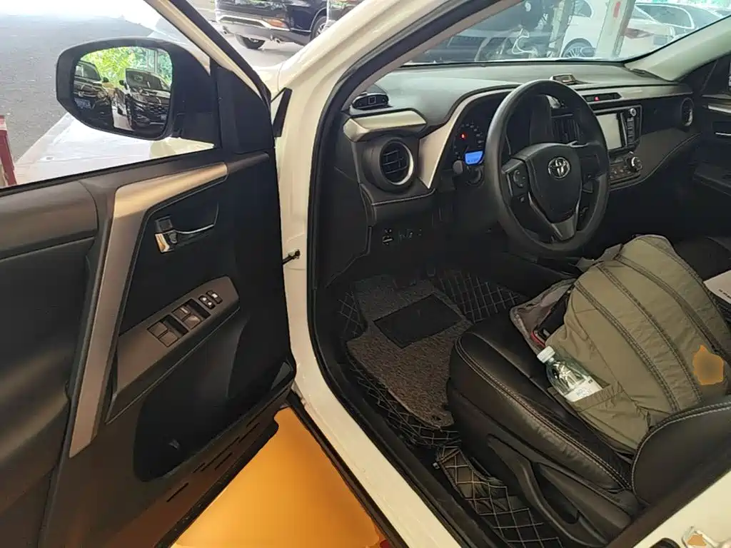 Toyota RAV4 — миниатюра 16