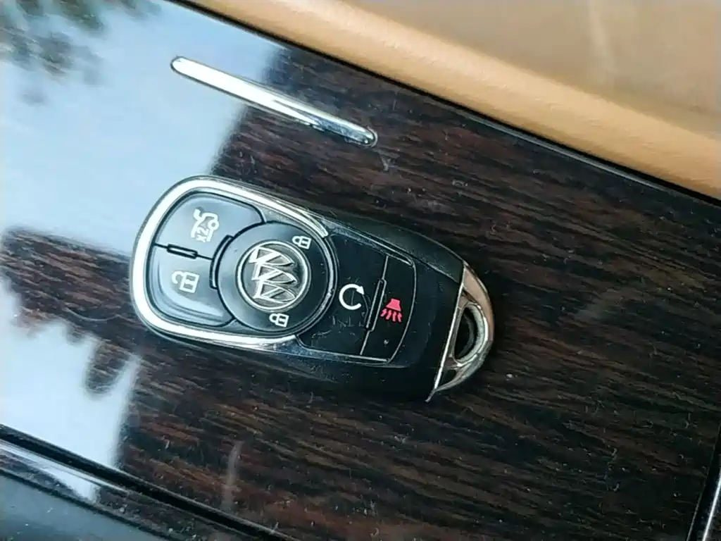 Buick LaCrosse — миниатюра 9
