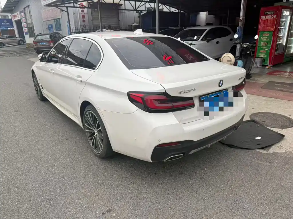 BMW 5 Series — миниатюра 10