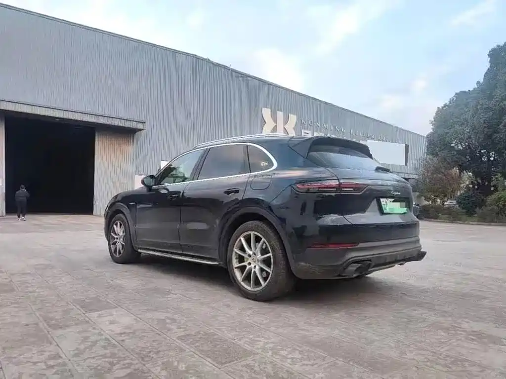 Porsche Cayenne Hybrid — миниатюра 8