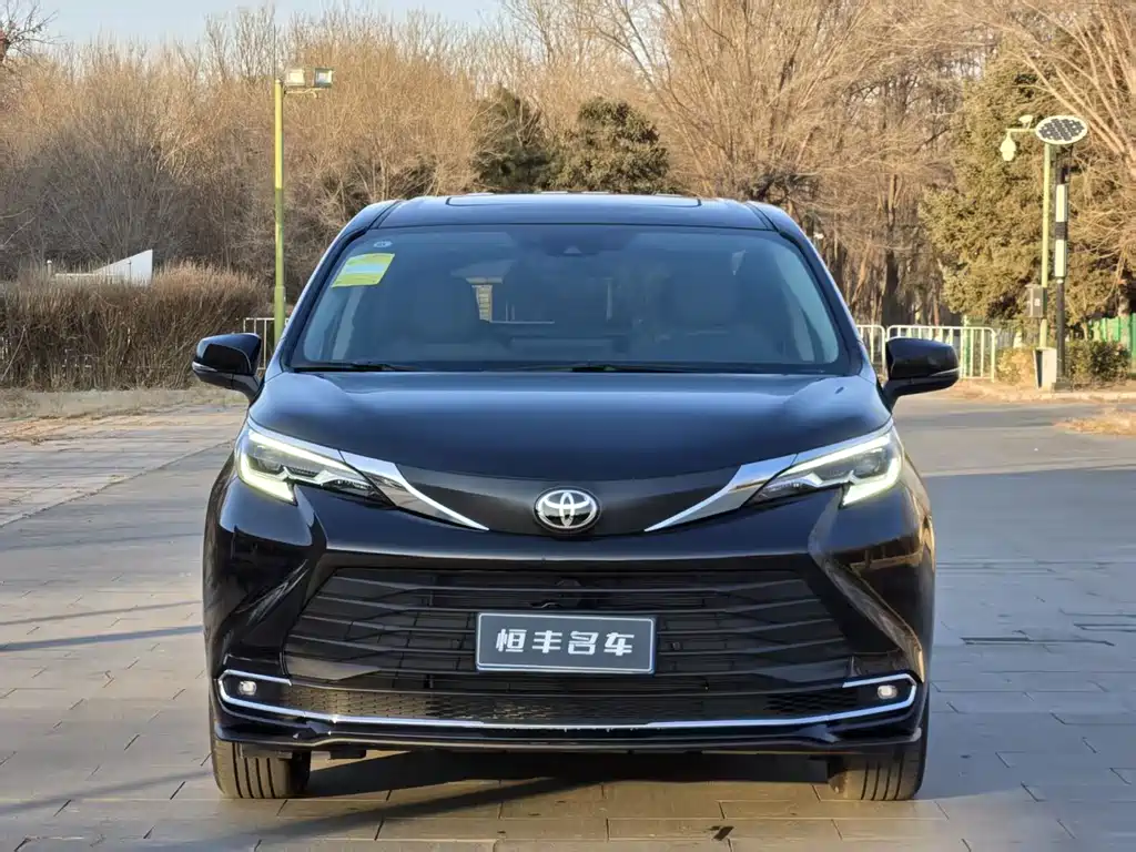 TOYOTA SIENNA