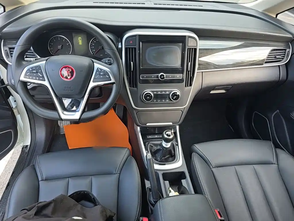 BYD MAX — миниатюра 10