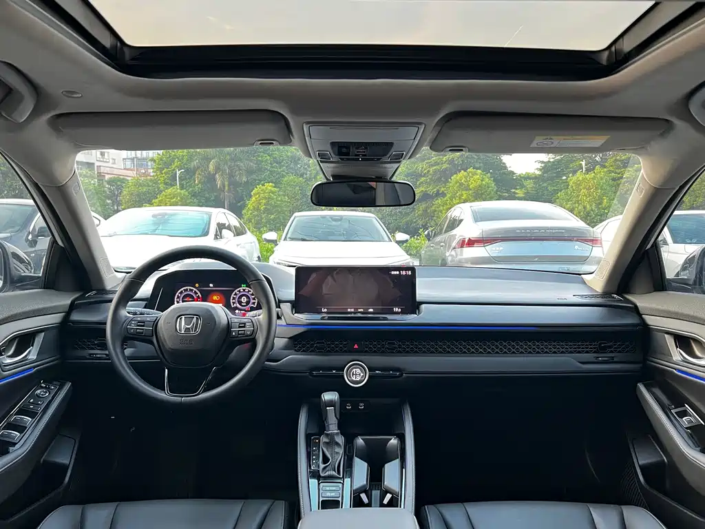 Honda Accord 2025 Sport 260TURBO Luxury