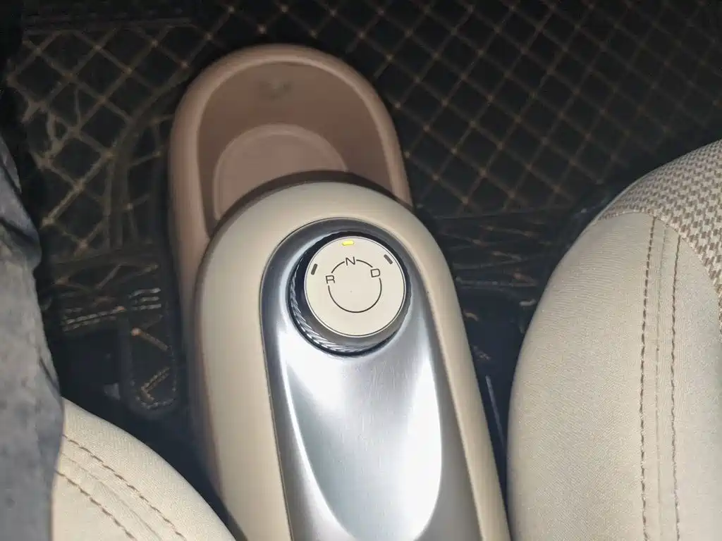 Wuling MINIEV — миниатюра 15
