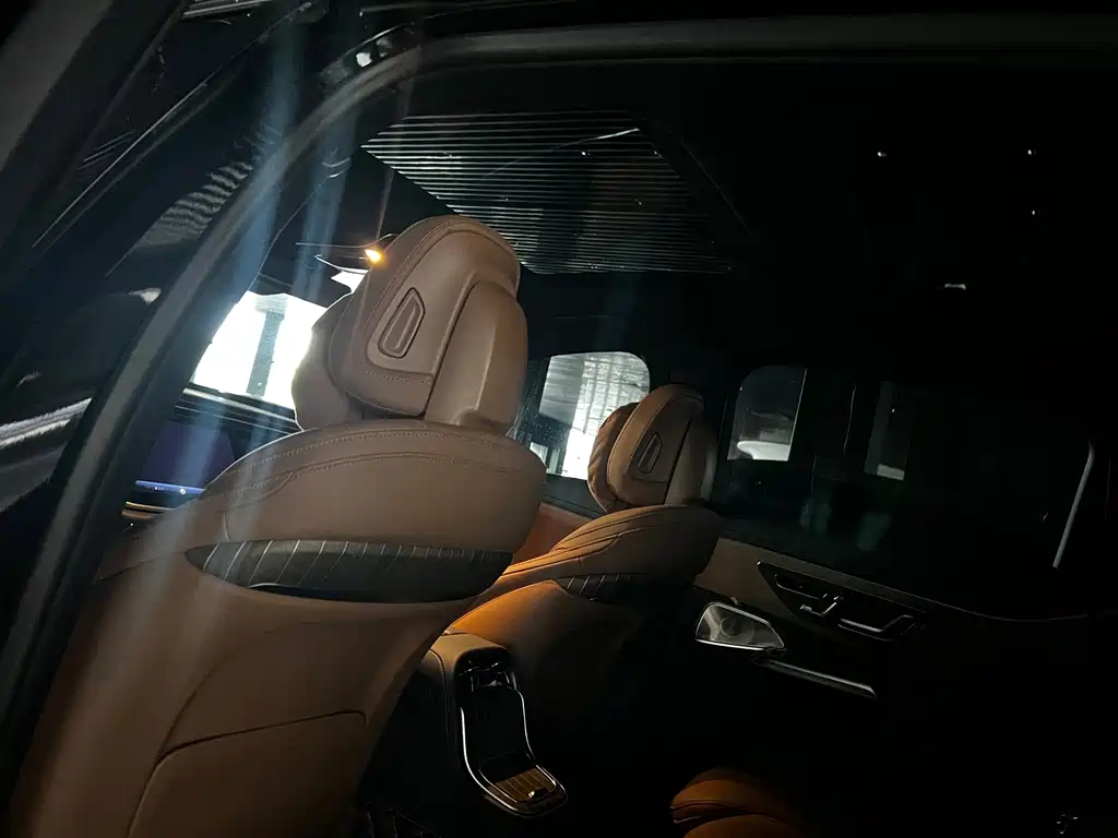 Mercedes-Benz E-Class — миниатюра 14