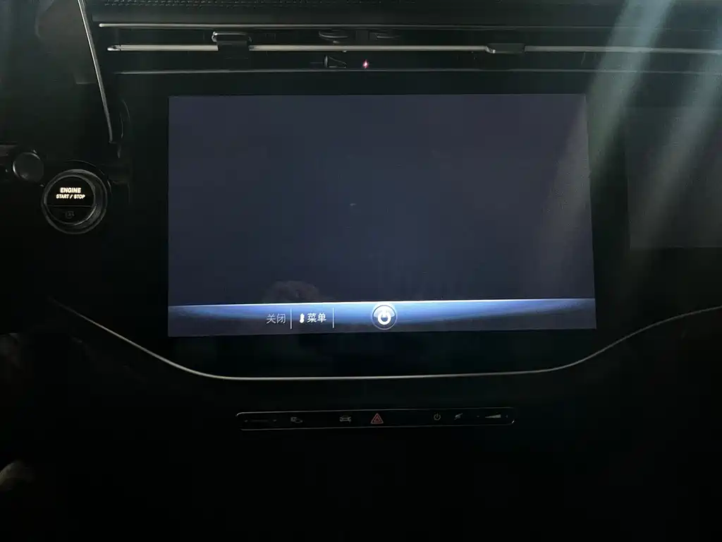 Mercedes-Benz E-Class — миниатюра 9
