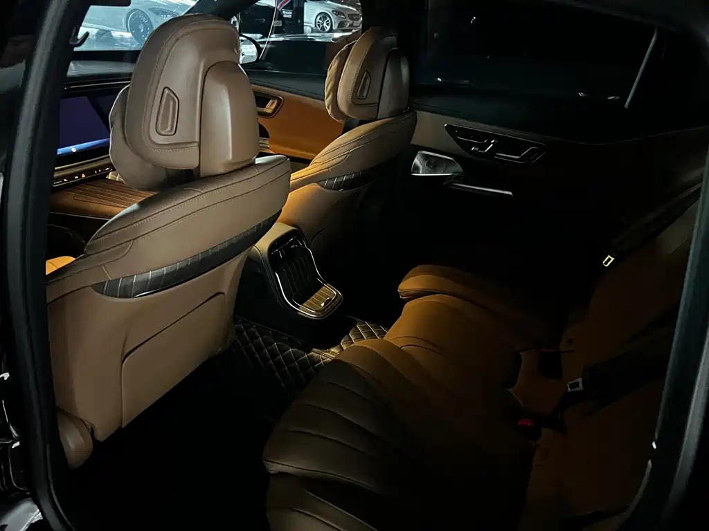 Mercedes-Benz E-Class — миниатюра 15