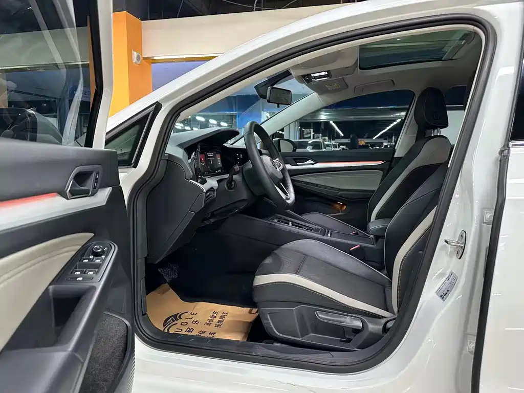 Volkswagen Golf 2023 280TSI DSG Pro
