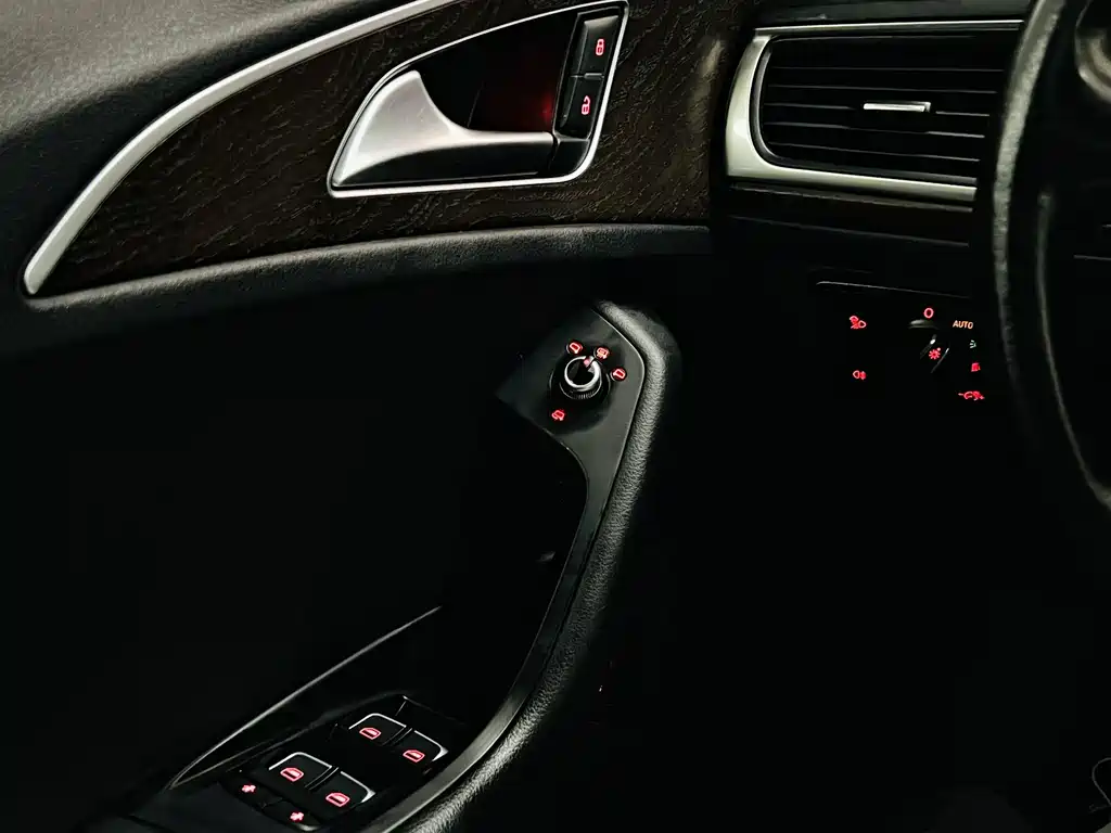 Audi A6L — миниатюра 12