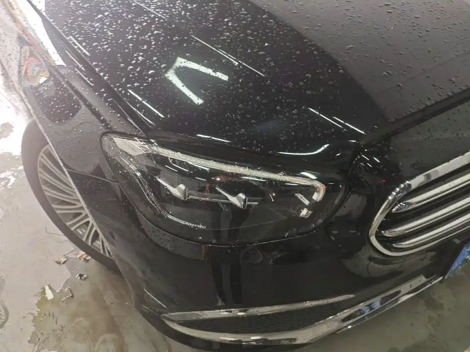 Mercedes-Benz E-Class — миниатюра 3