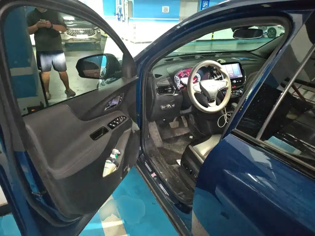 Chevrolet Equinox — миниатюра 12