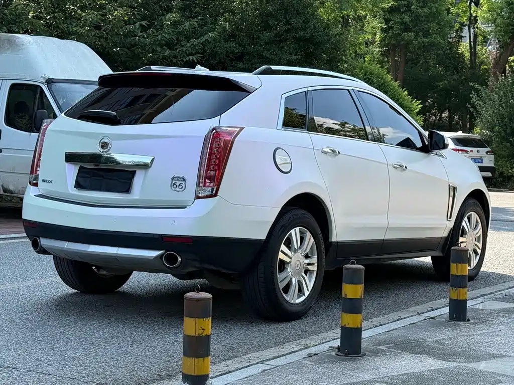 Cadillac SRX — миниатюра 6