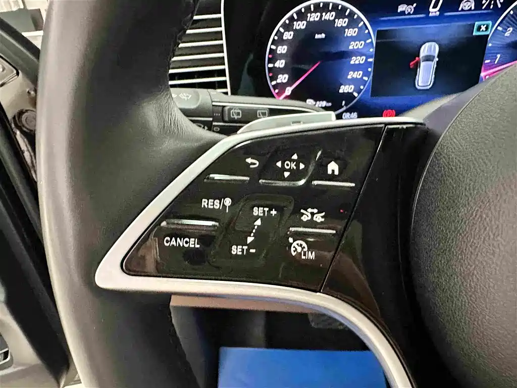 Mercedes-Benz GLE (Import) — миниатюра 10