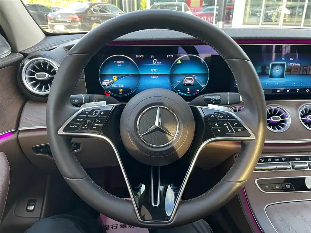 Mercedes-Benz E-Class — миниатюра 8