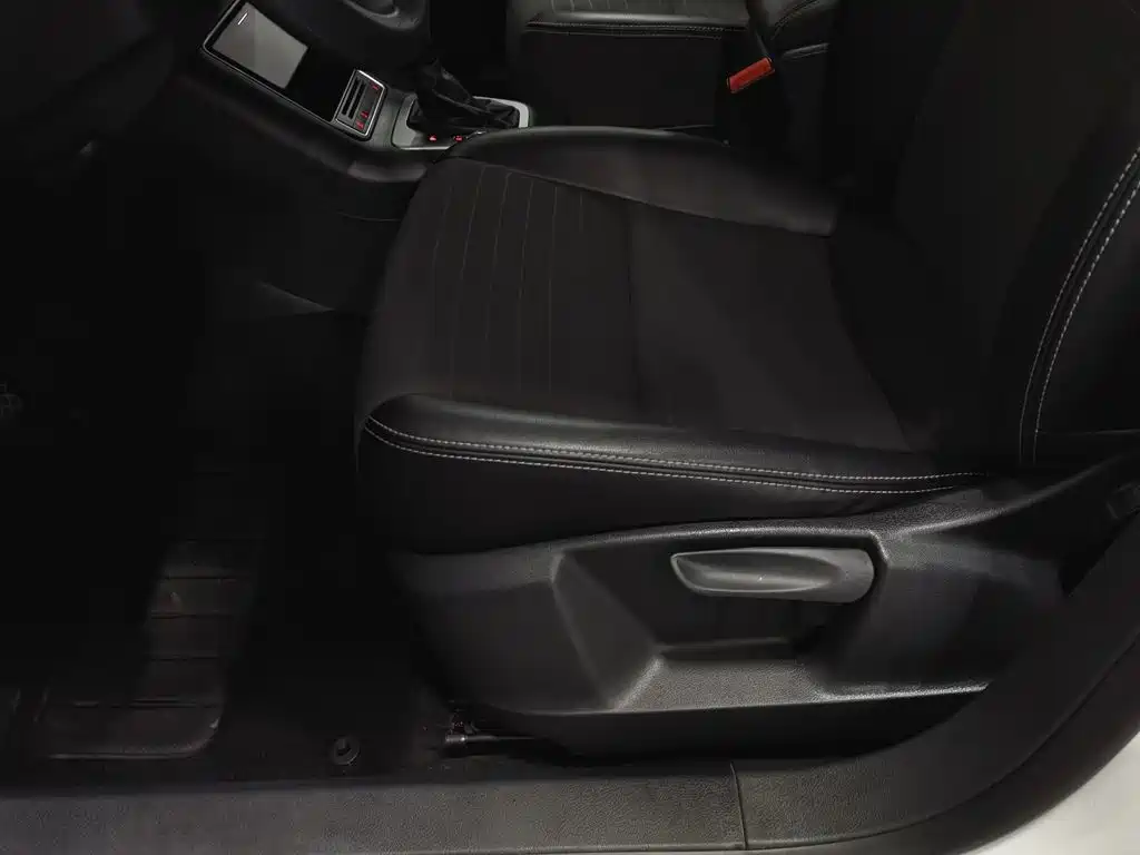 Volkswagen Tiguan — миниатюра 20