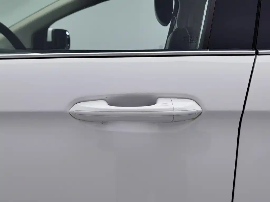 Ford Edge — миниатюра 18