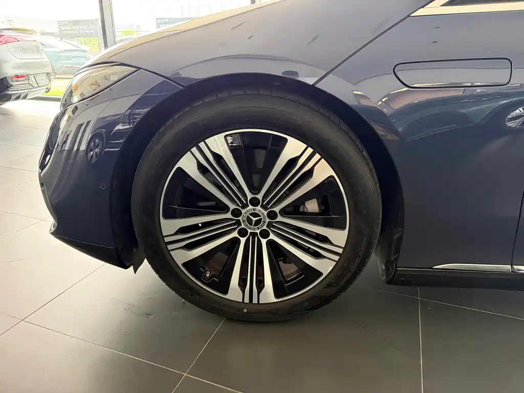 Mercedes-Benz EQS — миниатюра 11