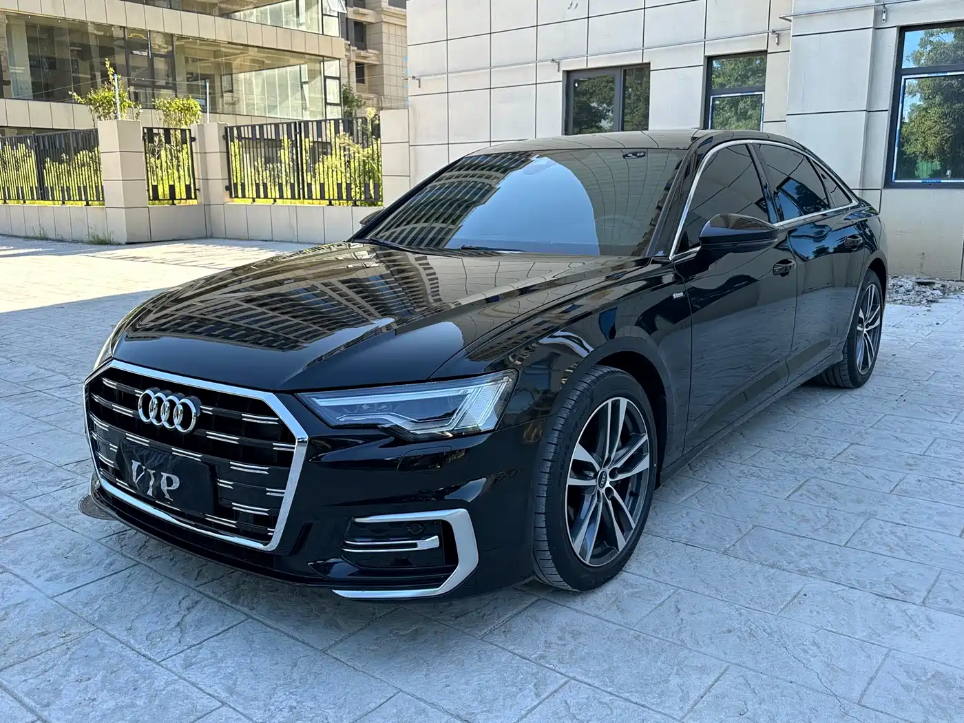 奥迪A6L 2023款 40 TFSI 豪华动感型 2023