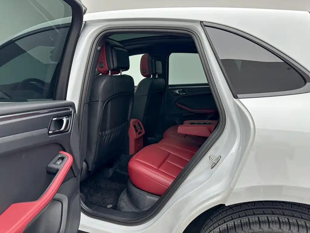 Porsche Macan — миниатюра 17