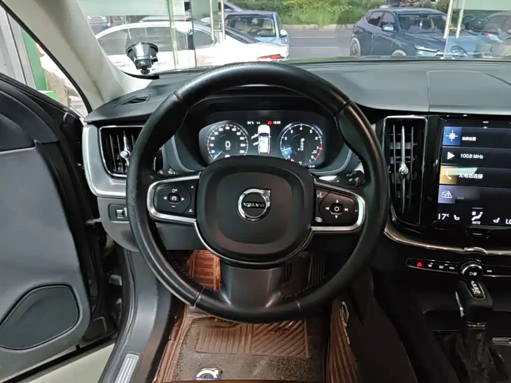 Volvo XC60 — миниатюра 11