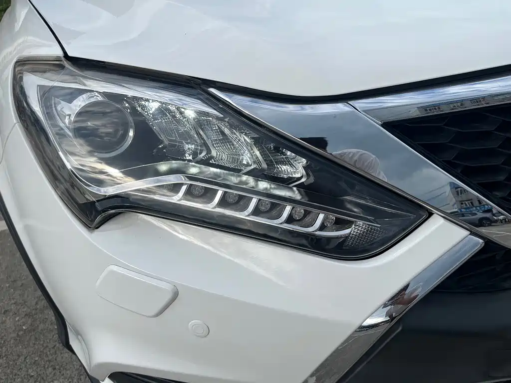 BYD Tang New Energy — миниатюра 4