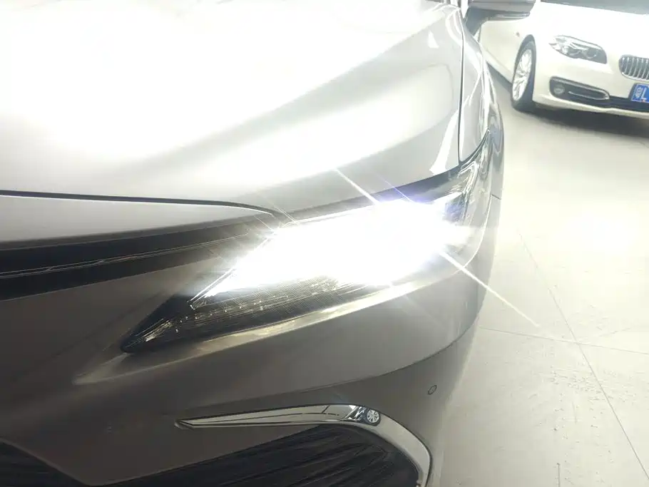 Toyota Camry — миниатюра 4