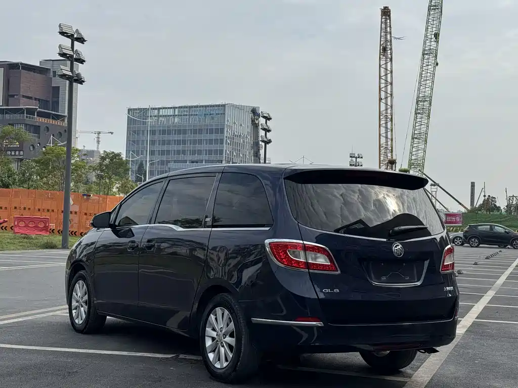 Buick GL8 2013 2.4L CT Luxury Comfort