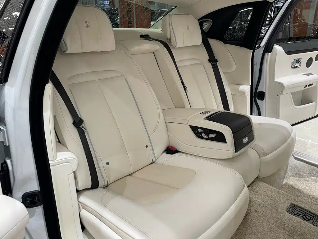 Rolls-Royce Ghost — миниатюра 12