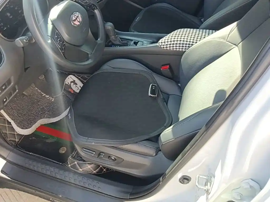 Toyota C-HR — миниатюра 15