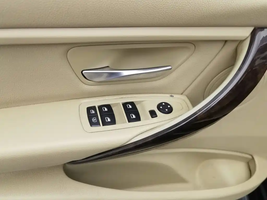 BMW 3 Series — миниатюра 9