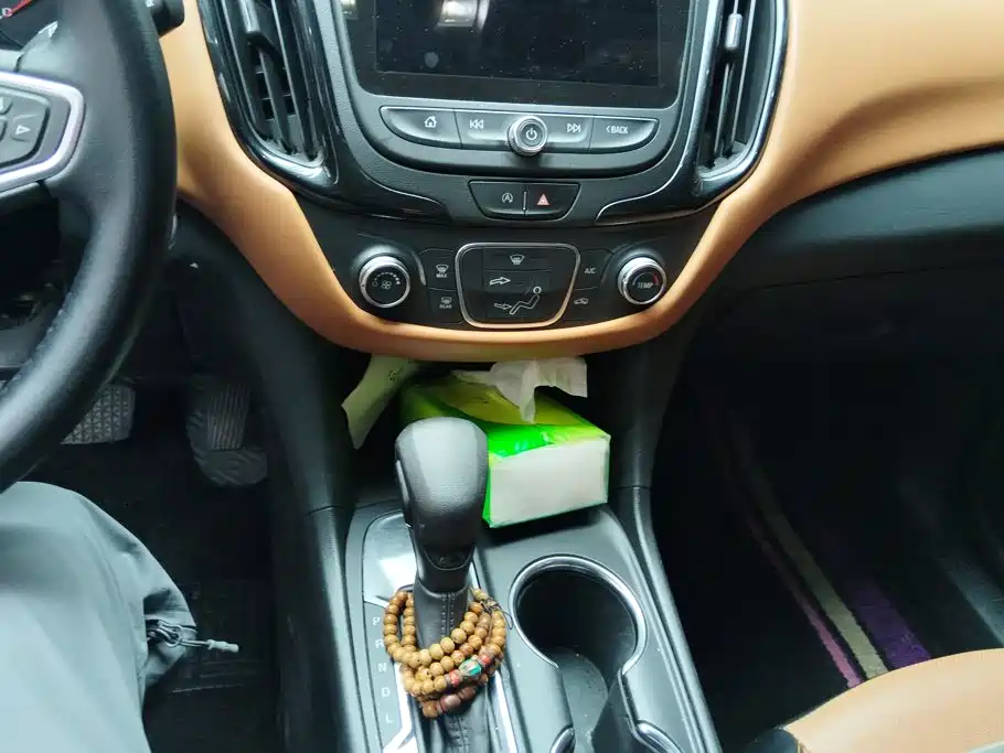 Chevrolet Equinox — миниатюра 16