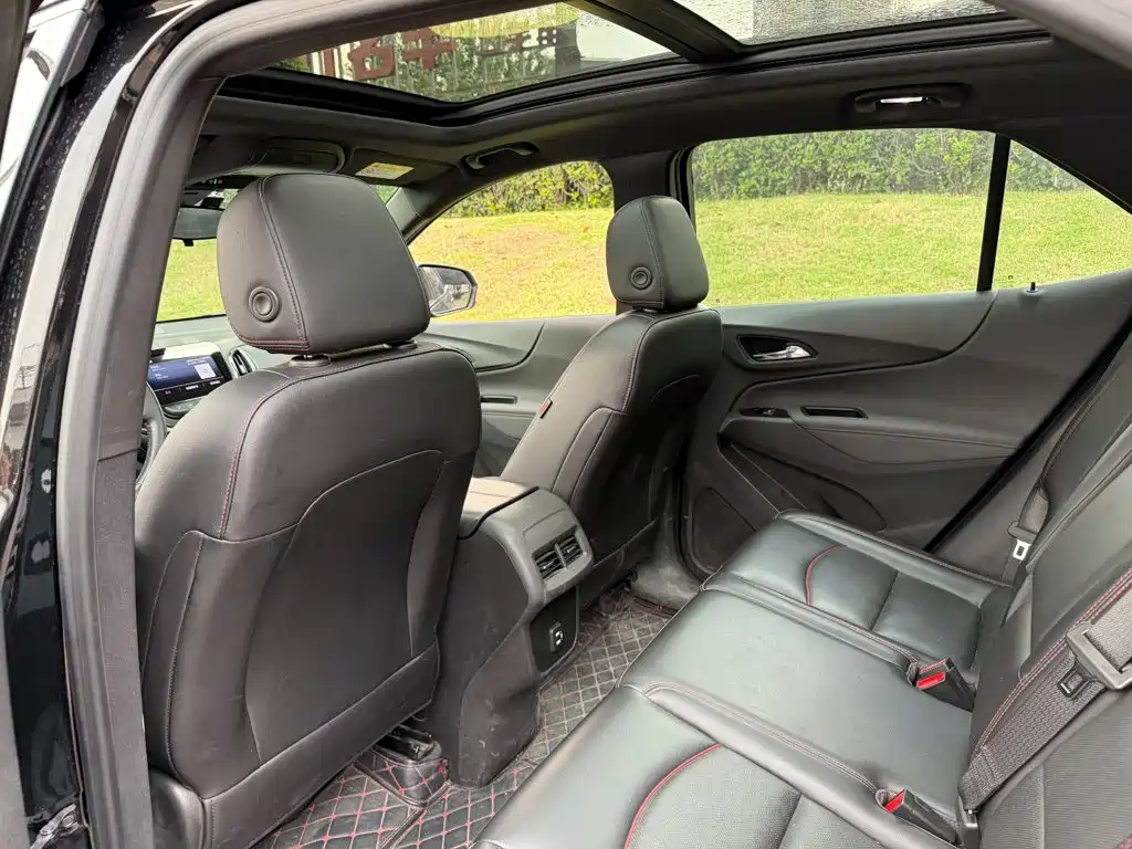 Chevrolet Equinox — миниатюра 11