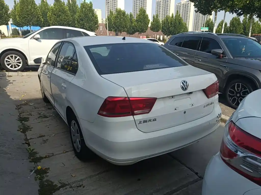 Volkswagen Santana — миниатюра 5