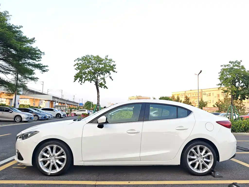 Mazda 3 Axela — миниатюра 4