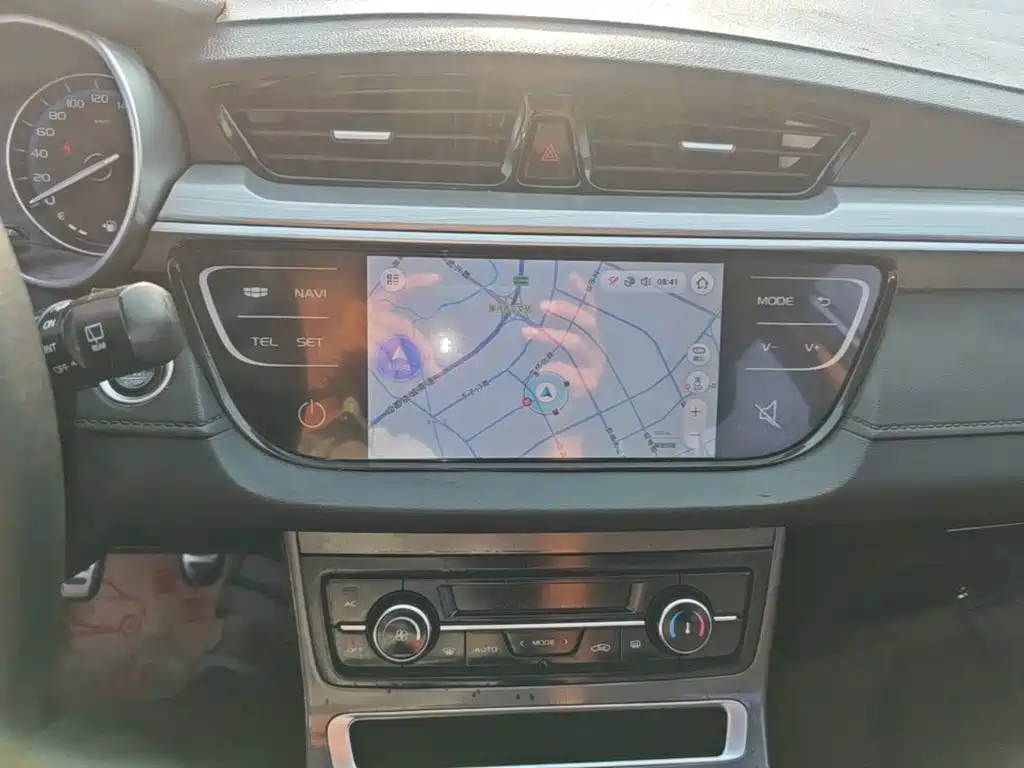 Geely Vision S1 — миниатюра 13