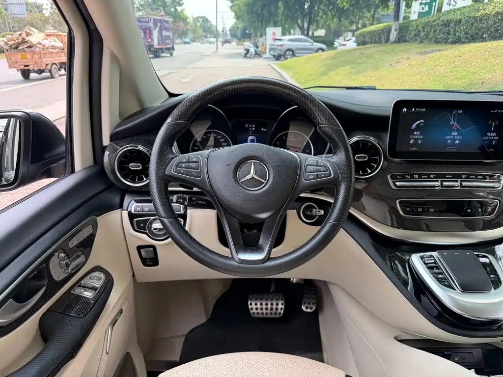 Mercedes-Benz V-Class — миниатюра 14
