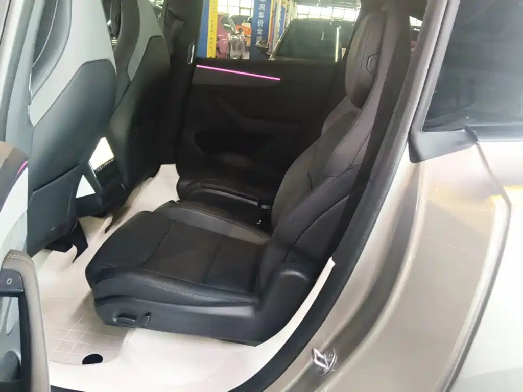 Tesla Model Y L — миниатюра 17