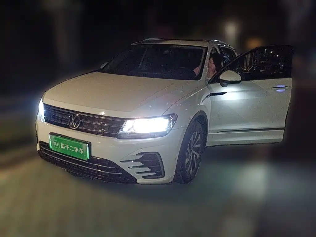 Volkswagen Tiguan L PHEV