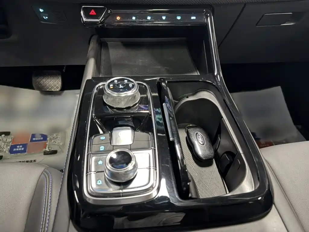 Ford Equator Sport — миниатюра 7